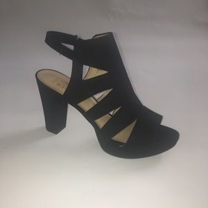 NATURALIZER black sandal